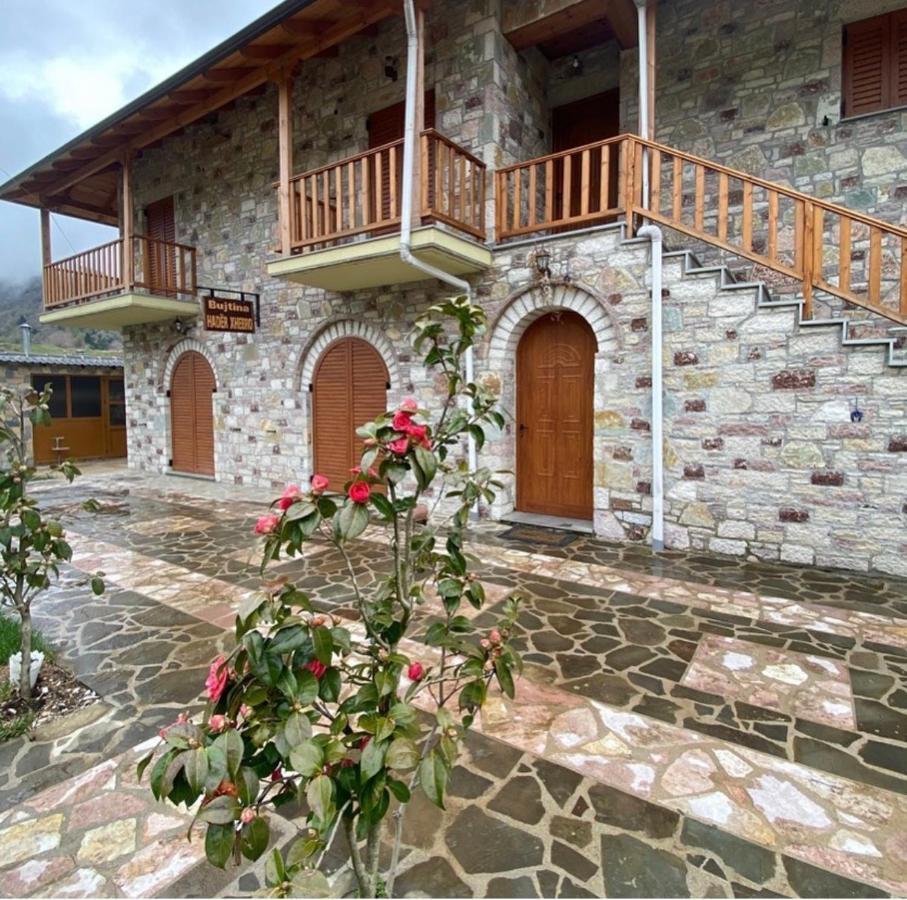 Bujtina Hader Xhebro Hostel Tepelene Exterior photo